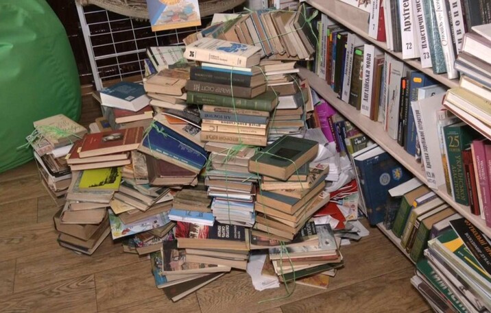 Українці здають російськомовні книги на макулатуру: як бібліотеки перетворюються на допомогу ЗСУ