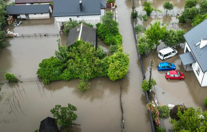 Повінь на Львівщині: після потужної зливи евакуйовано вісім цивільних