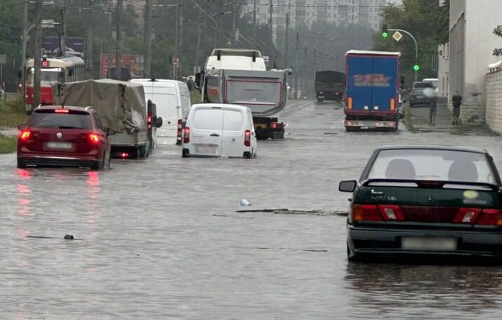 Вода може нашкодити двигуну автівки: як вберегти машину після зливи