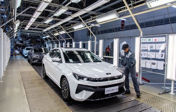 Кожен п'ятий автосалон у рф на межі закриття: продажі автівок скоротилися на 28%