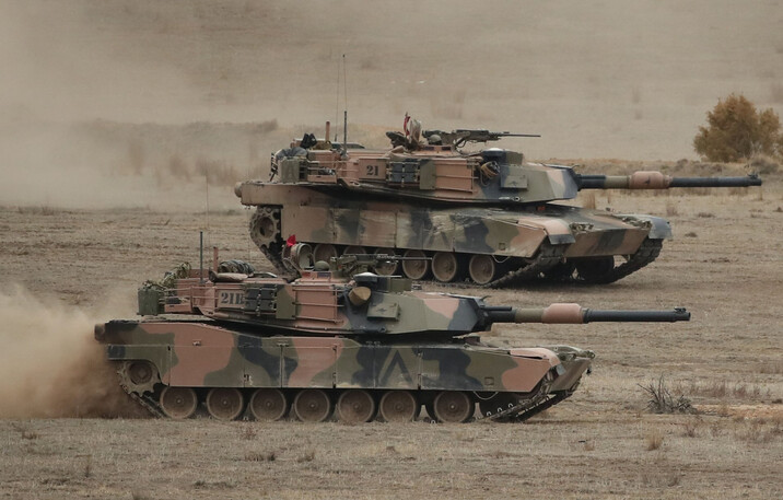 Австралія передала Україні 49 танків Abrams та нові БТР від союзників