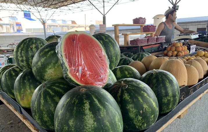Небезпечні продукти влітку: як не отруїтись кавуном, шашликом та шаурмою у спеку