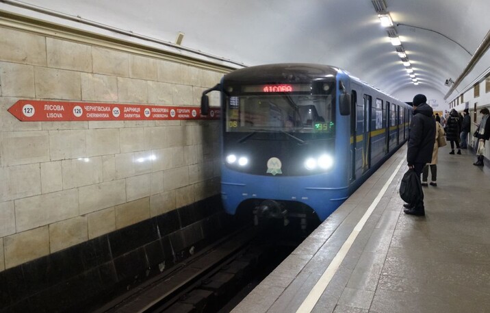 Кияни закликали відкрити вагони метро під час нічних повітряних тривог: чому це неможливо