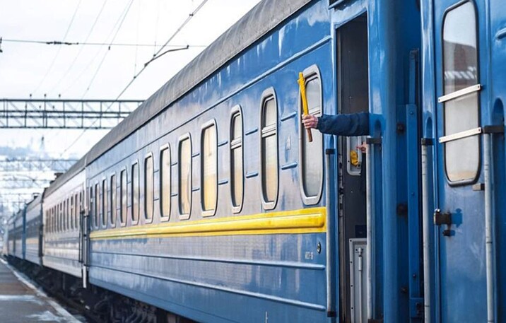 Укрзалізниця під час війни: як українські поїзди рятують людей та возять дипломатів